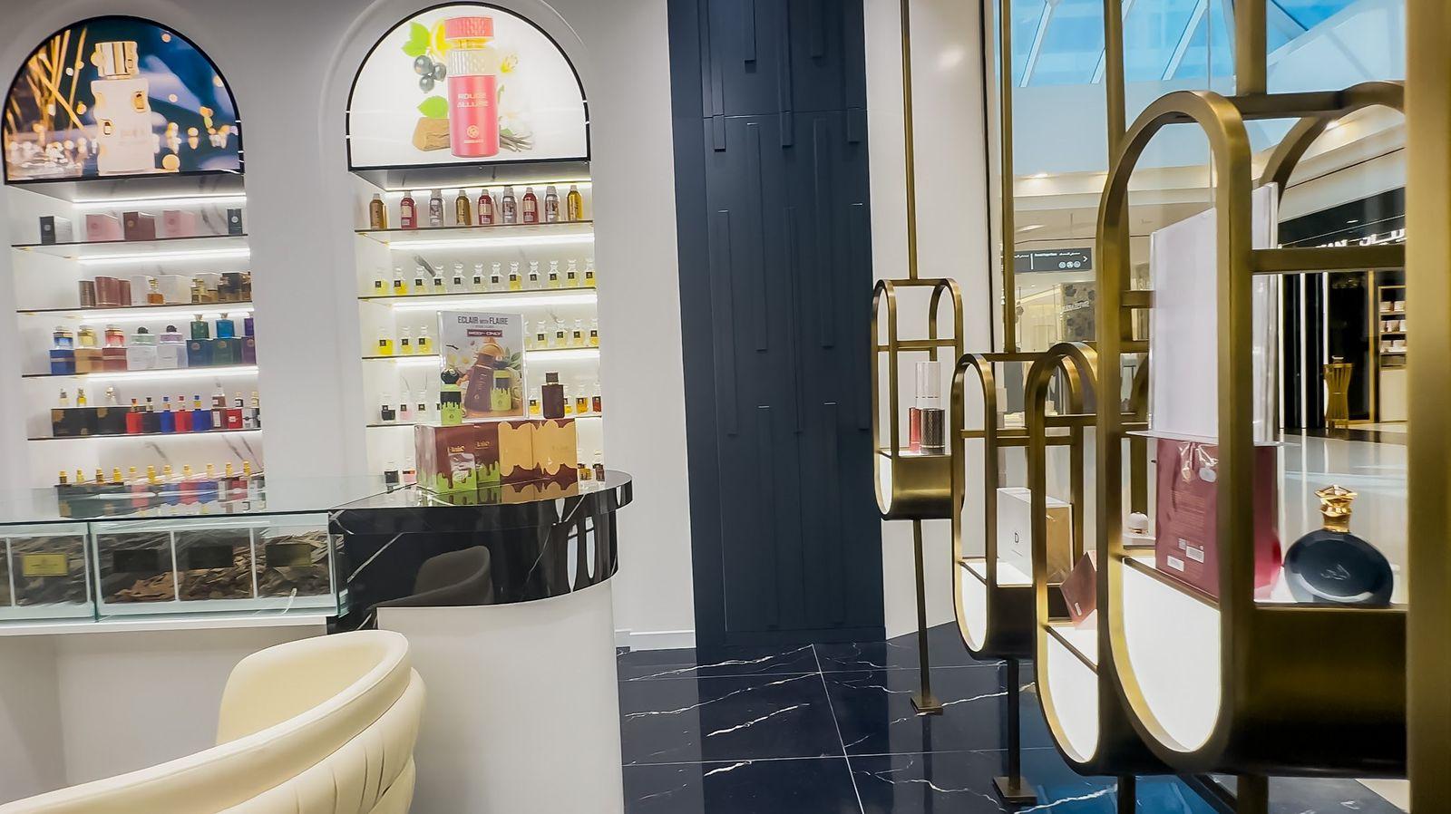 Al Hunaidi Perfumes, Deira City Centre, Dubai — retail fit-out by Vocus Design & Build (view 7)