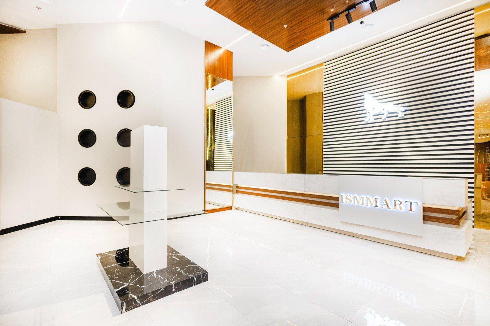 ISSMART, Sahara Centre, Sharjah — retail fit-out by Vocus Design & Build (view 9)