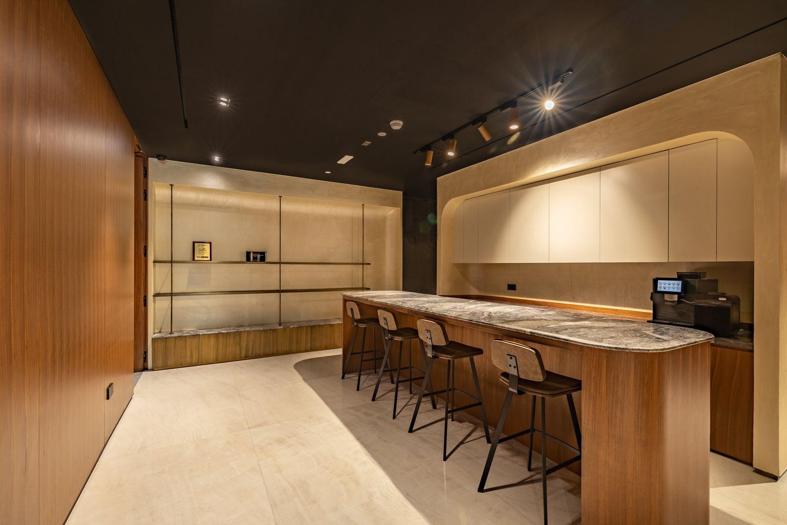 RNS Realty Office, Bay Square, Business Bay, Dubai — office fit-out by Vocus Design & Build (view 5)